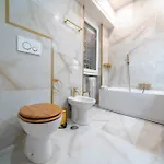Spacious Two Bedroom Design Near Circo Massimo Rome