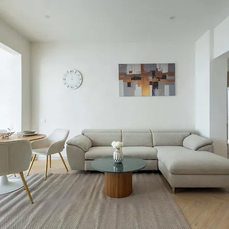 Spacious Two Bedroom Design Near Circo Massimo *