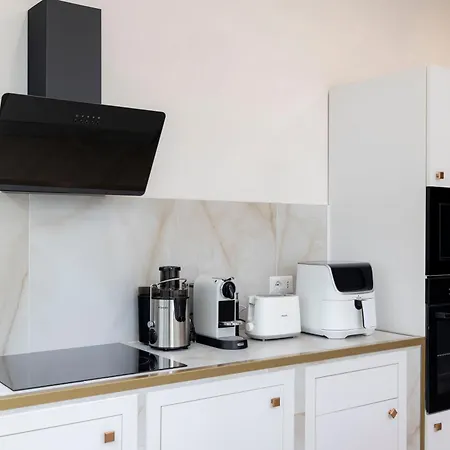 Spacious Two Bedroom Design Near Circo Massimo