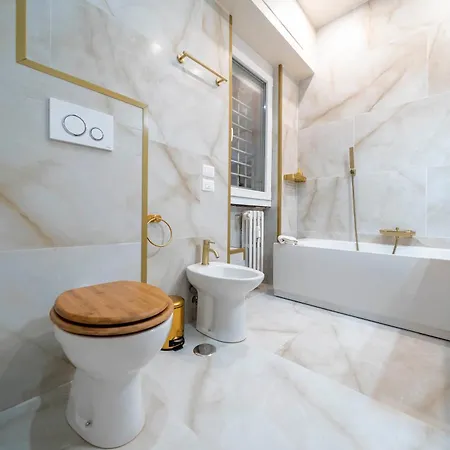 Spacious Two Bedroom Design Near Circo Massimo 로마